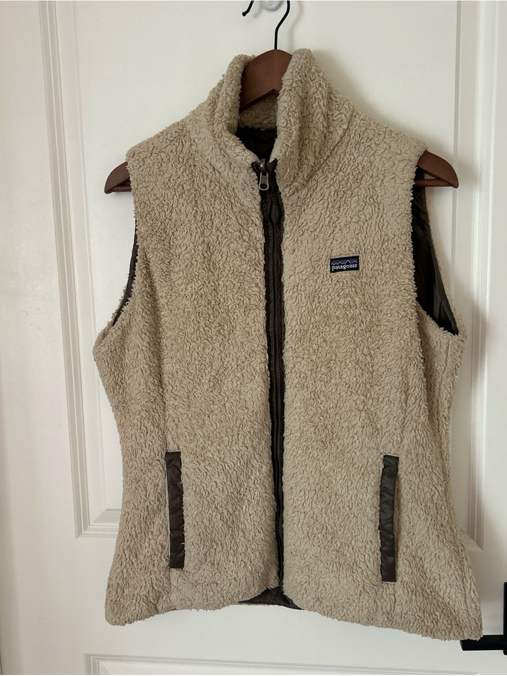 Patagonia Los Gatos Reversible Collared Vest Women’s M Beige Brown Sherpa Fleece